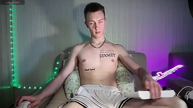 Travis Gracile online show from June 21, 9:01 am