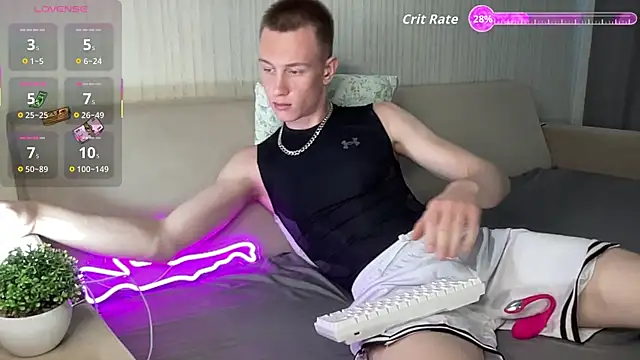 Travis Gracile online show from July 10, 10:07 am