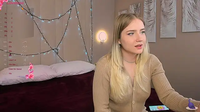 Liacandy  online show from April 11, 11:14 am