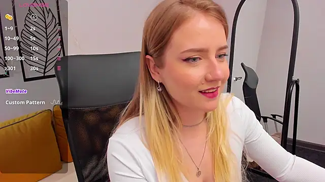 Liacandy  online show from May 4, 2:29 am