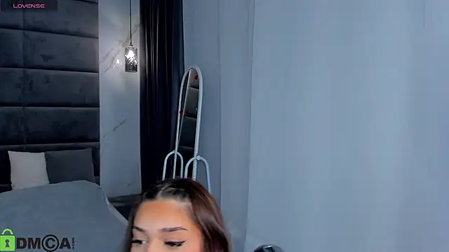Aisha Tiffany online show from May 13, 9:39 am