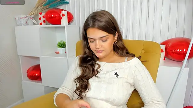Aisha Tiffany online show from June 2, 10:45 pm