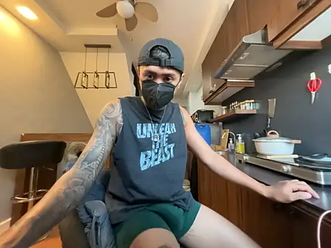 tattoo hottie online show from April 16, 9:32 am