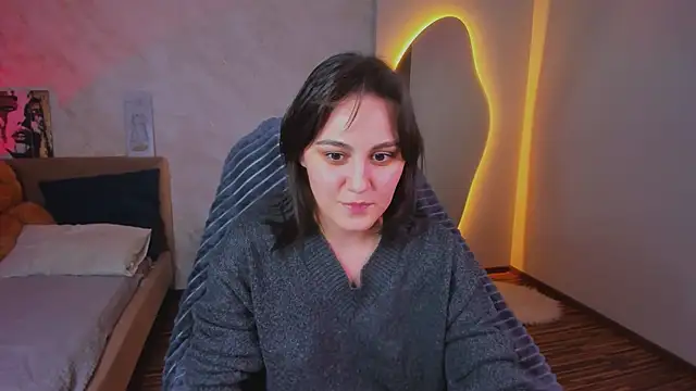 www Lily online show from April 15, 7:58 pm