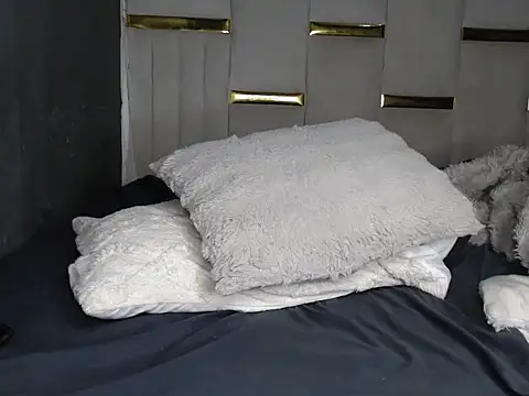 CreamyPussy95 online show from April 10, 8:13 pm