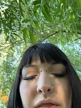 virusDoll online show from June 3, 2:33 pm