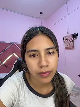 Kimmiebellarie online show from April 17, 12:19 pm