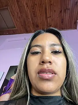 Snapshot of Kimmiebellarie chatting on July 10, 1:14 pm Kimmiebellarie online show from July 10, 1:14 pm