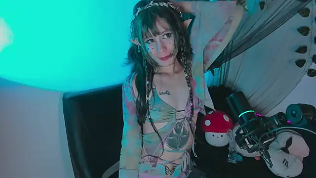 Lucy Jade online show from April 14, 11:44 pm