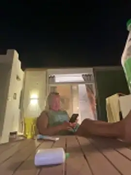 parisheliton online show from April 18, 10:54 pm