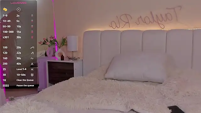 teylor rio online show from April 15, 3:24 am