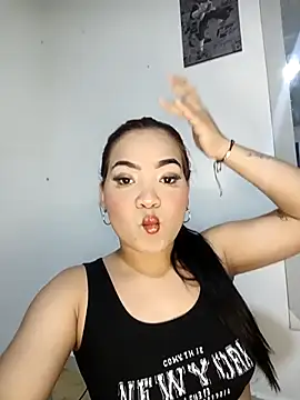 Snapshot of Maddy_sm chatting on April 23, 2:02 am Maddy sm online show from April 23, 2:02 am