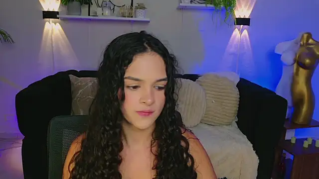 Snapshot of MaraVelvett chatting on July 5, 10:50 pm MaraVelvett online show from July 5, 10:50 pm