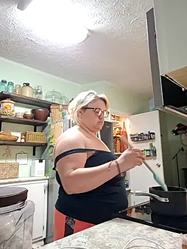 itsthatgirl online show from April 12, 12:48 am