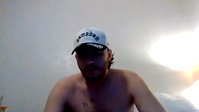 tallhungcloudzz online show from April 17, 4:48 am