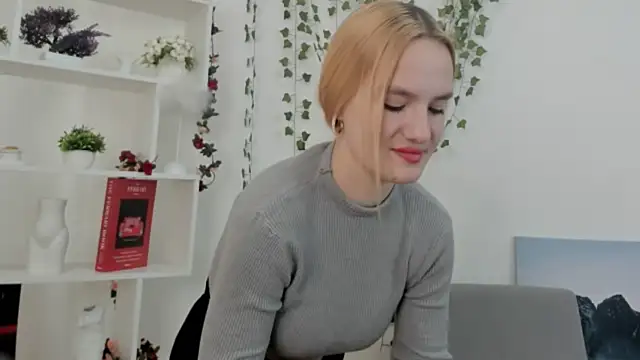 DannetteFire online show from April 13, 4:51 am