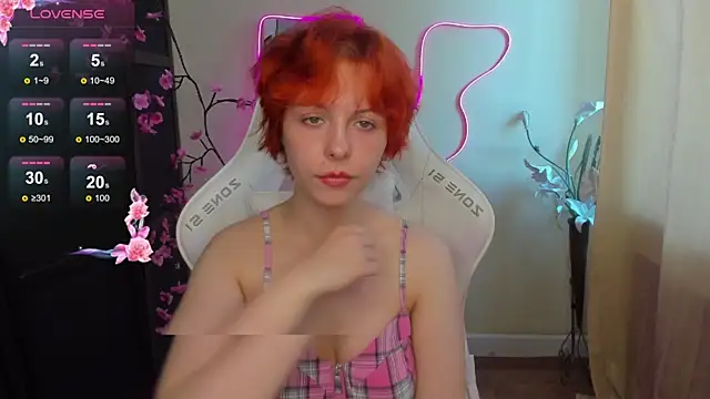 Snapshot of InfernoKitten chatting on June 5, 6:52 am InfernoKitten online show from June 5, 6:52 am