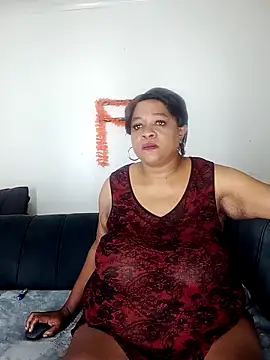 BUSTYQUEEN56  online show from April 15, 2:18 am