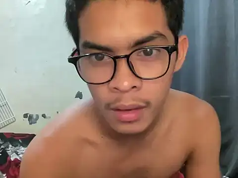 yourhotasian jhonpol16 online show from April 14, 6:14 pm