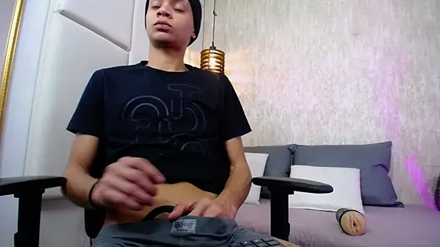 Axel marcus online show from April 17, 7:50 pm