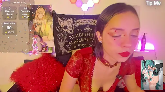 LaxiViolet online show from May 13, 7:11 pm
