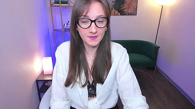 EmmaJc online show from April 17, 10:40 am