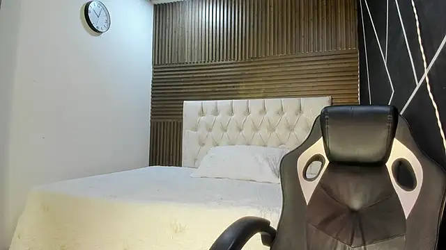 Snapshot of IrisFyre chatting on June 16, 12:08 pm IrisFyre online show from June 16, 12:08 pm