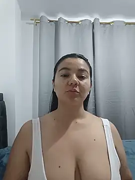 Snapshot of karoduq4 chatting on June 6, 10:36 pm karoduq4 online show from June 6, 10:36 pm
