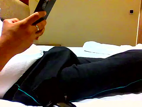 nikhil s25 online show from April 15, 5:53 pm