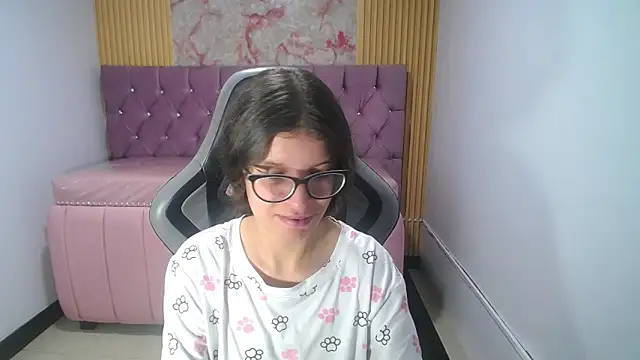 Kailee ch online show from April 16, 1:45 pm