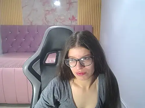 Kailee ch online show from April 17, 1:03 pm