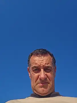 Snapshot of loulouferrari chatting on May 25, 5:52 pm loulouferrari online show from May 25, 5:52 pm