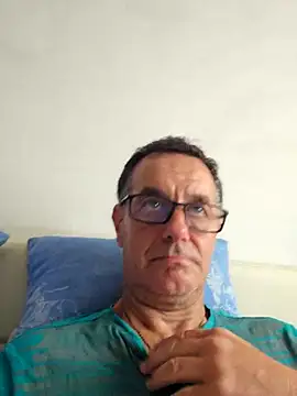 Snapshot of loulouferrari chatting on May 30, 1:08 pm loulouferrari online show from May 30, 1:08 pm