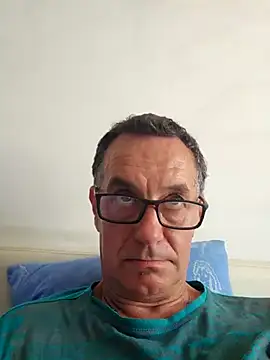 Snapshot of loulouferrari chatting on May 31, 12:45 pm loulouferrari online show from May 31, 12:45 pm