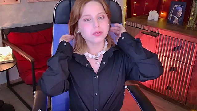 Snapshot of VivienneHebert chatting on June 25, 12:53 pm VivienneHebert online show from June 25, 12:53 pm