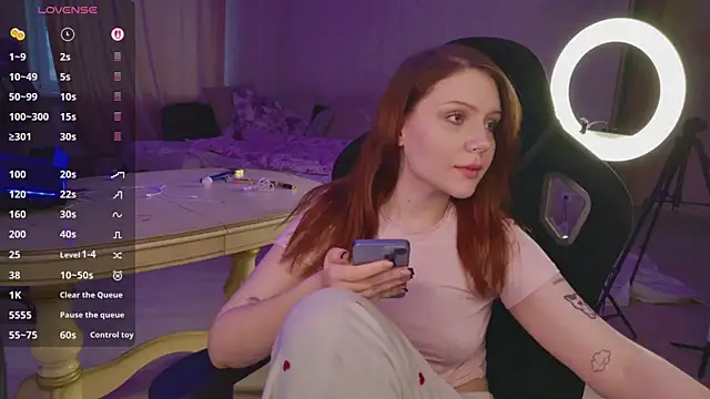 YouHoldMee online show from May 2, 5:51 pm