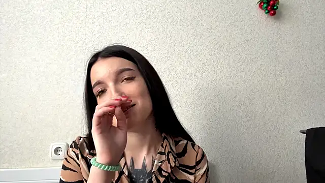 holoris online show from April 16, 10:38 am