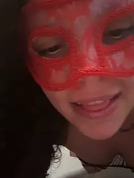 Snapshot of alynanyxx chatting on May 9, 4:34 pm alynanyxx online show from May 9, 4:34 pm