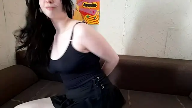 LuiseLecoultre online show from April 18, 5:11 am