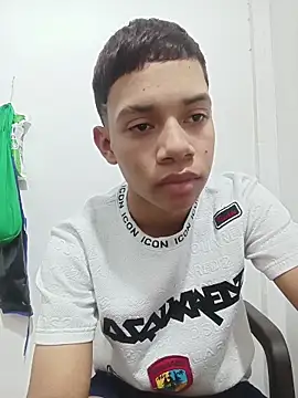 curious straight guy online show from April 17, 6:11 pm