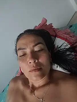 Snapshot of LuluDream chatting on June 22, 3:31 pm LuluDream online show from June 22, 3:31 pm