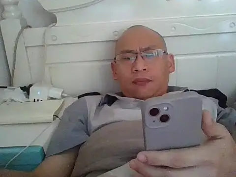 benly118 online show from April 15, 1:12 am