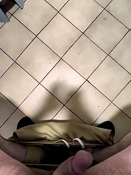 xaviier7777 online show from April 17, 5:10 am