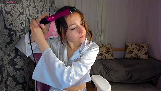 alis tauber online show from May 5, 1:57 am