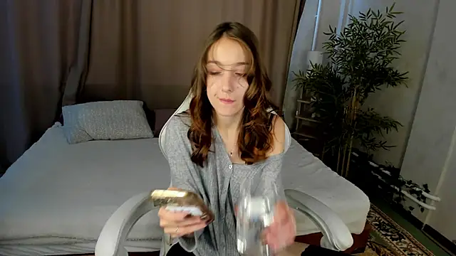 alis tauber online show from June 20, 9:23 am