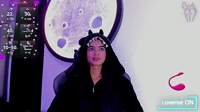 luna-bella  online show from May 30, 5:37 am