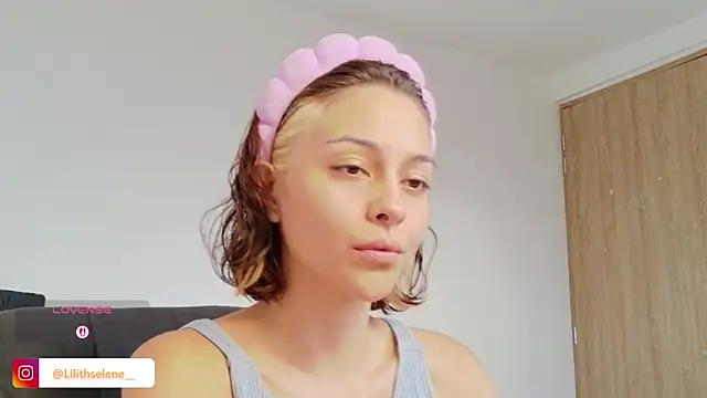 Snapshot of lilith_selene chatting on June 2, 11:07 pm lilith selene online show from June 2, 11:07 pm