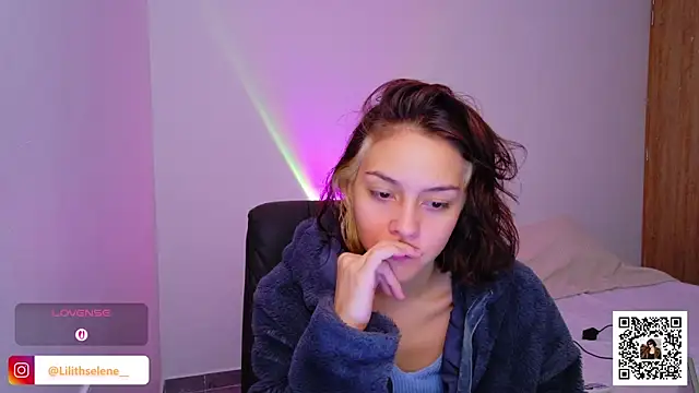 Snapshot of lilith_selene chatting on June 8, 6:47 am lilith selene online show from June 8, 6:47 am