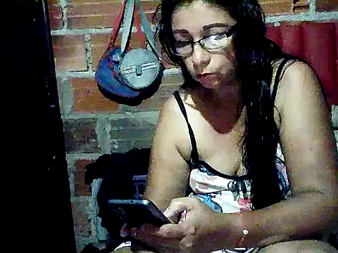 lola teem online show from April 17, 4:37 am