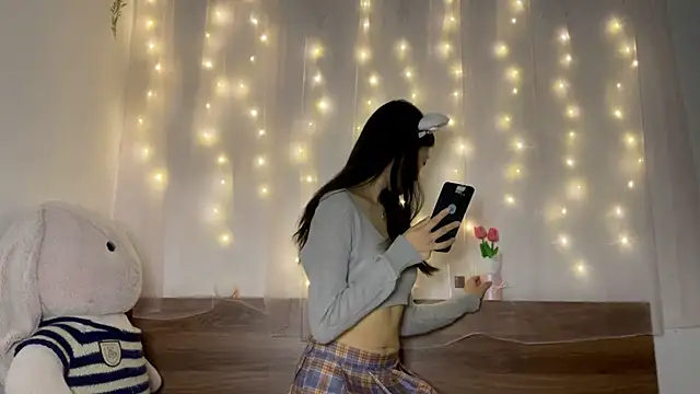 Snapshot of shy_pink_doll chatting on May 15, 3:08 pm shy pink doll online show from May 15, 3:08 pm